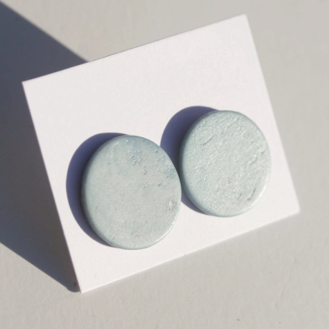 Mod Circle Studs Ear- Sky