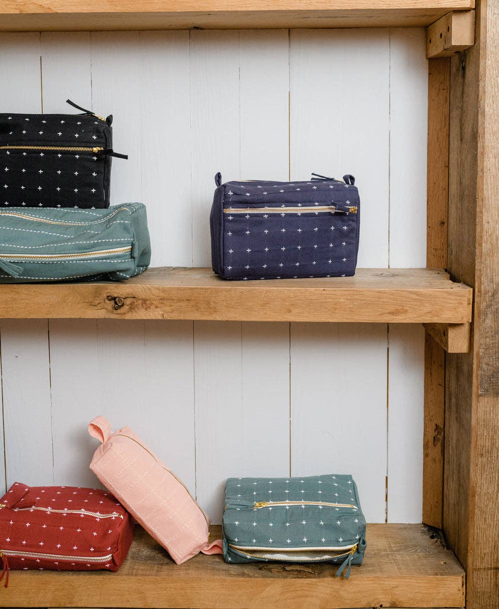 Small Grid-Stitch Toiletry Bag